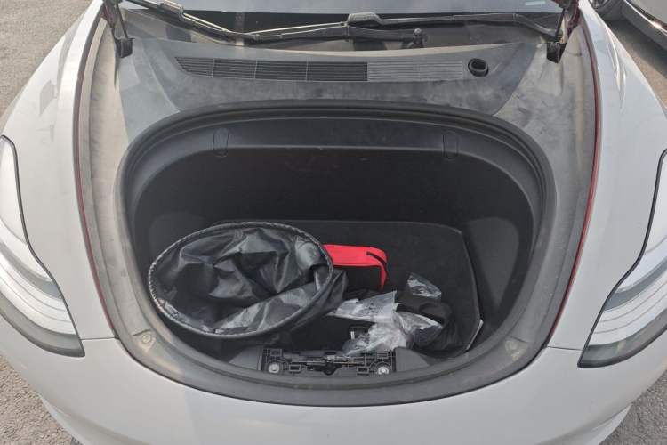 Used Tesla Model 3 2019 Long-Range Rear-Wheel-Drive Version Engine Bay