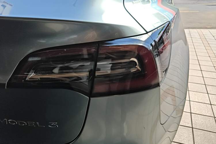 Used Tesla Model 3 2019 Standard Range Rear-Drive Upgraded Version Exterior 3