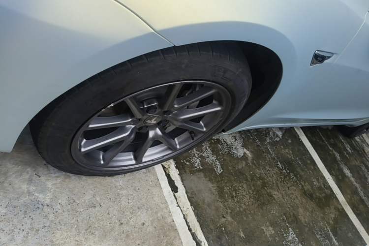 Used Tesla Model 3 2019 Long-Range Rear-Wheel-Drive Version Exterior 4