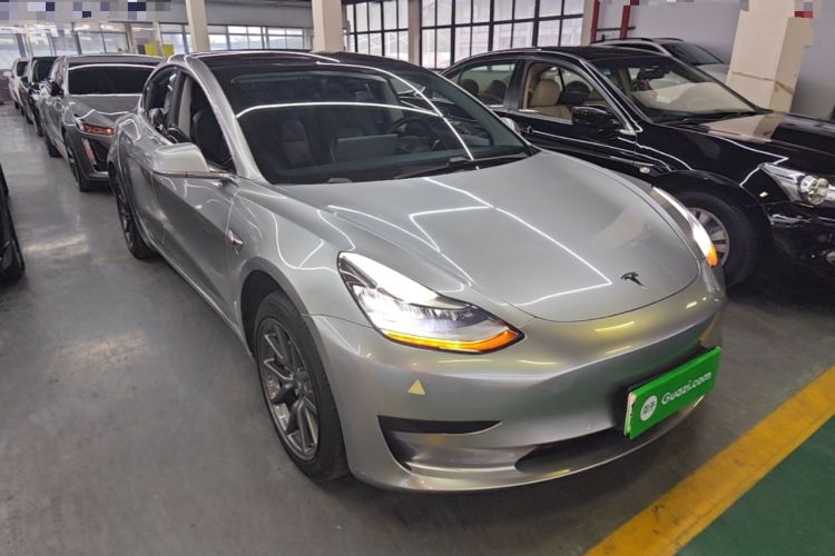 Used Tesla Model 3 2019 Standard Range Rear-Drive Upgraded Version Front Right 45 Deg