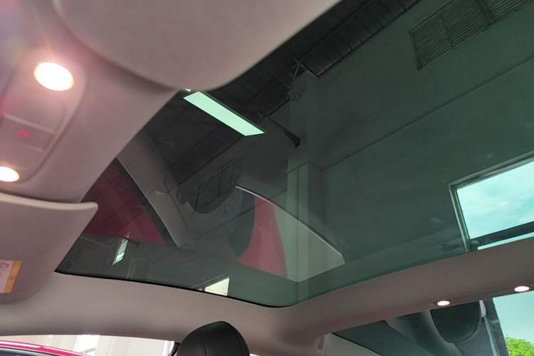 Used Tesla Model 3 2019 Long-Range Rear-Wheel-Drive Version Headliner