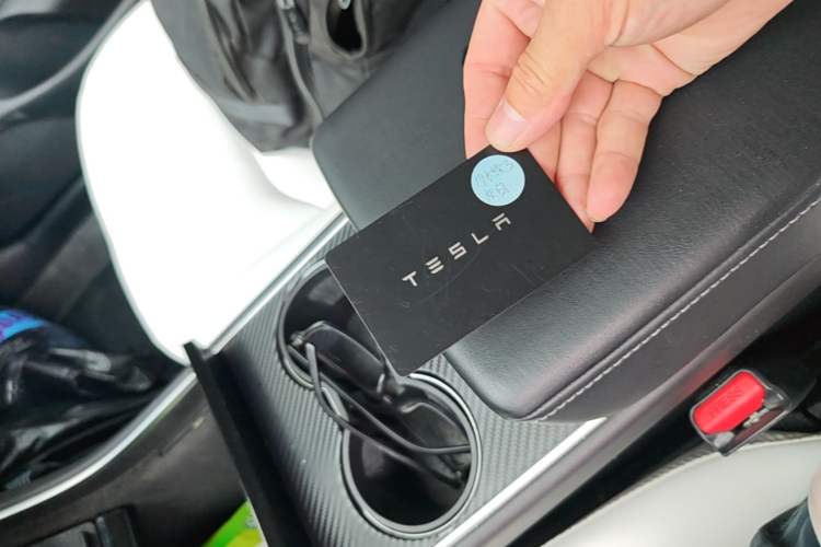 Used Tesla Model 3 2019 Long-Range Rear-Wheel-Drive Version Interior 1