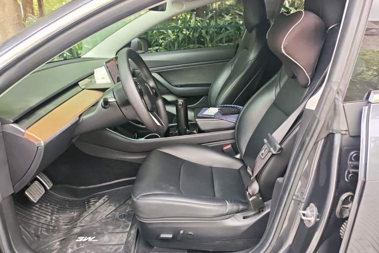 Used Tesla Model 3 2019 Long-Range All-Wheel-Drive Version Left Front Seat