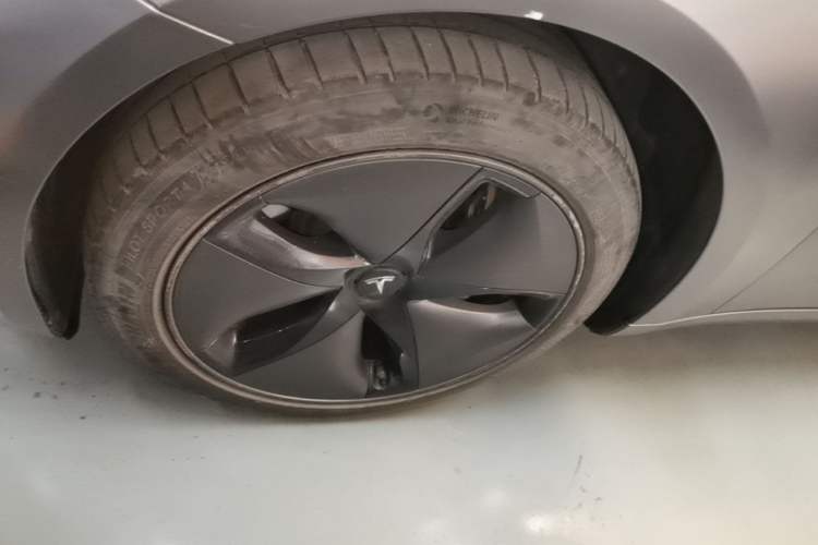 Used Tesla Model 3 2019 Standard Range Rear-Drive Upgraded Version Left Front Wheel Hub