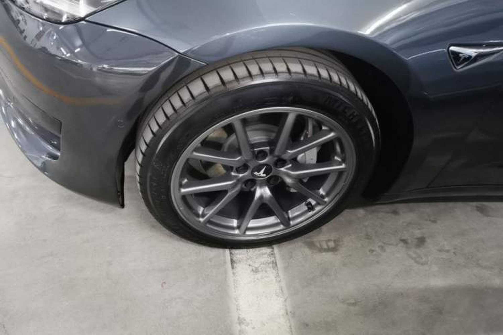 Used Tesla Model 3 2019 Standard Range Rear-Drive Upgraded Version Left Front Wheel Hub