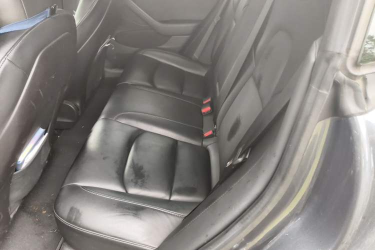 Used Tesla Model 3 2019 Long-Range All-Wheel-Drive Version Left Rear Seat
