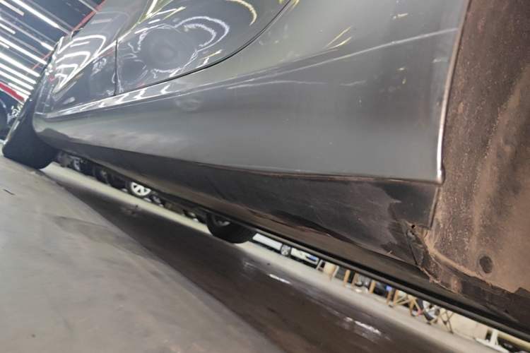 Used Tesla Model 3 2019 Standard Range Rear-Drive Upgraded Version Left Side Sill