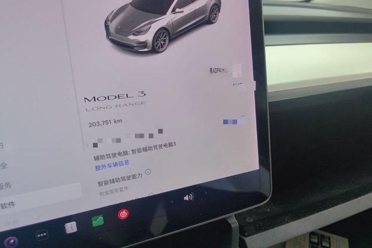 Used Tesla Model 3 2019 Long-Range Rear-Wheel-Drive Version Odometer Close Up