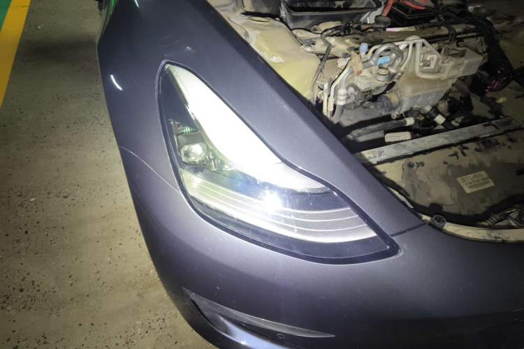 Used Tesla Model 3 2019 Long-Range Rear-Wheel-Drive Version Right Front Headlight