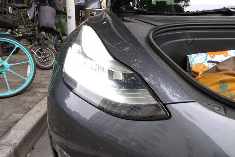 Used Tesla Model 3 2019 Long-Range Rear-Wheel-Drive Version Right Front Headlight