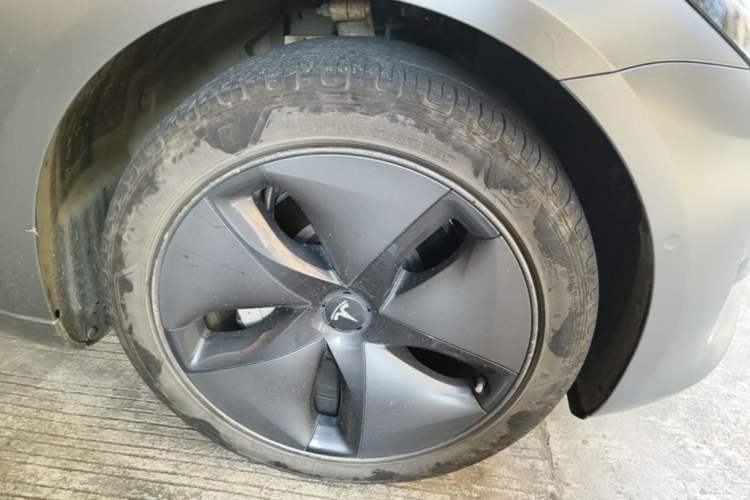 Used Tesla Model 3 2019 Standard Range Rear-Drive Upgraded Version Right Front Wheel Hub