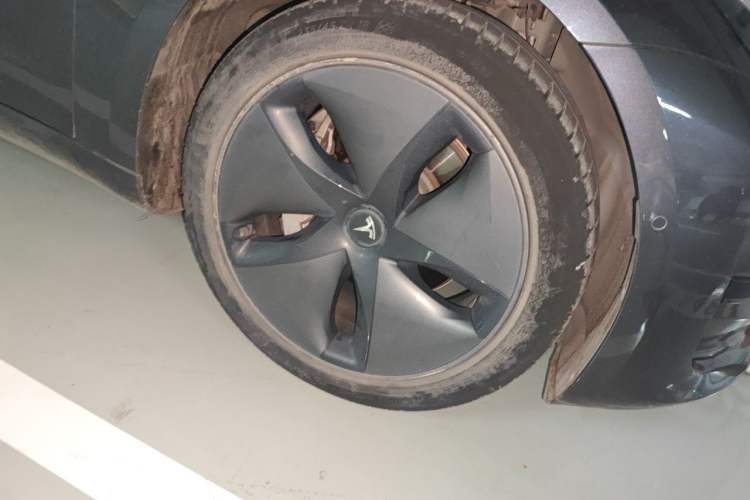Used Tesla Model 3 2019 Standard Range Rear-Drive Upgraded Version Right Front Wheel Hub