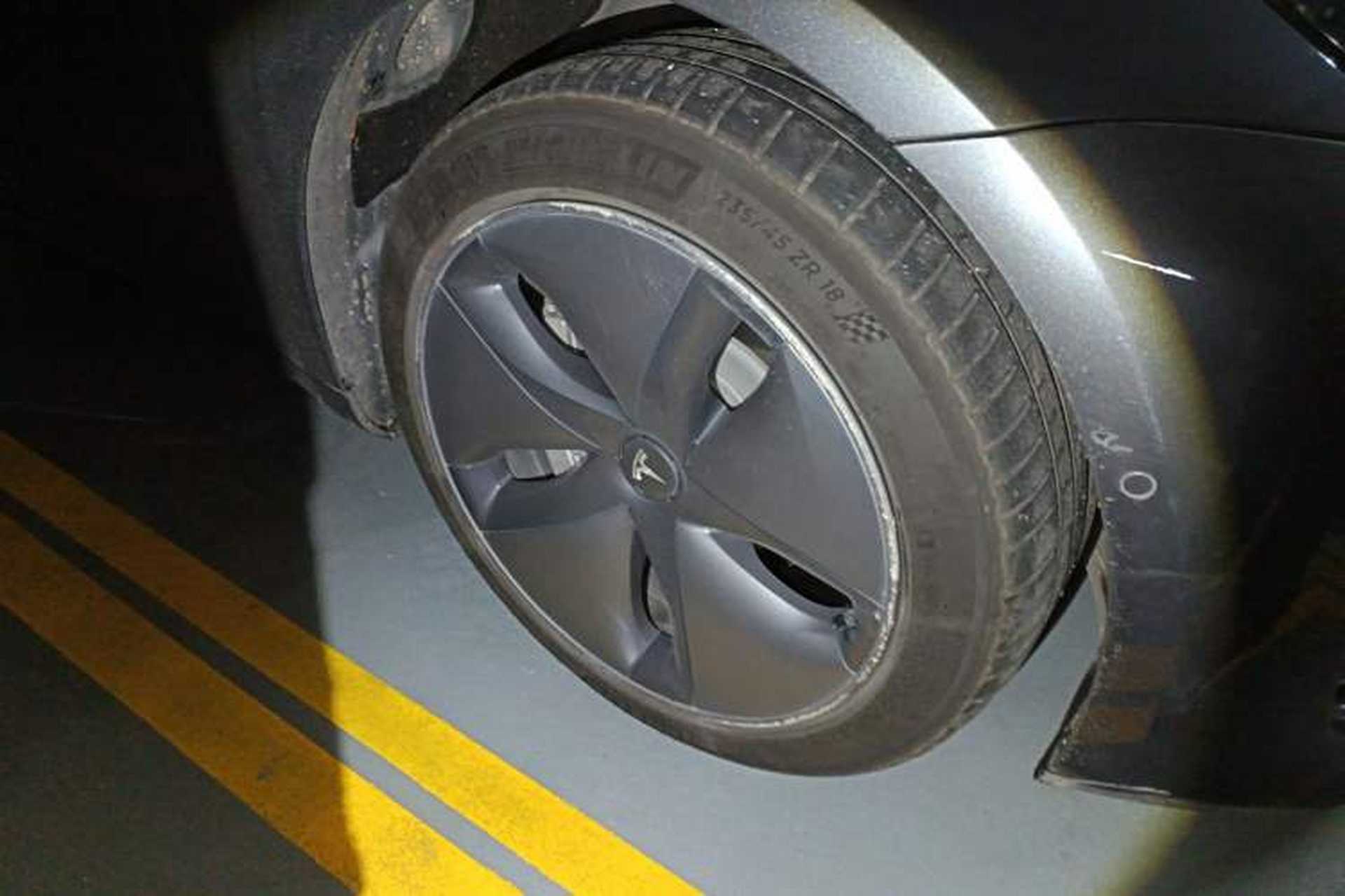 Used Tesla Model 3 2019 Long-Range Rear-Wheel-Drive Version Right Front Wheel Hub