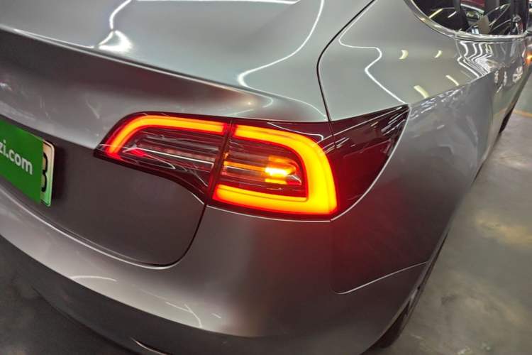 Used Tesla Model 3 2019 Standard Range Rear-Drive Upgraded Version Right Rear Taillight