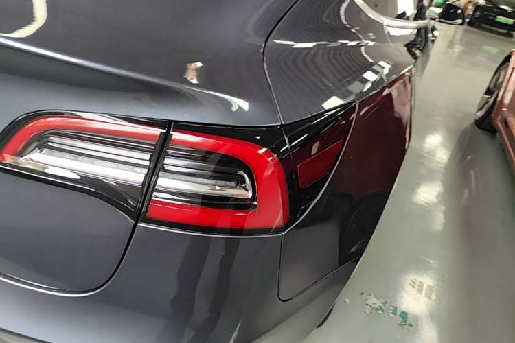 Used Tesla Model 3 2019 Long-Range Rear-Wheel-Drive Version Right Rear Taillight