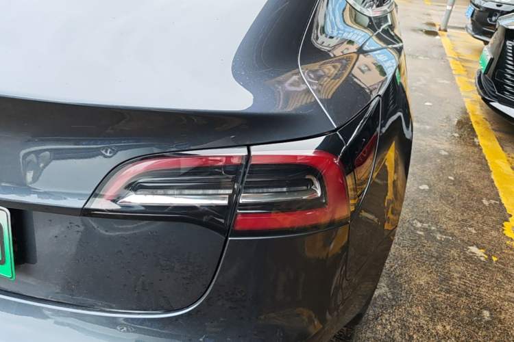 Used Tesla Model 3 2019 Long-Range Rear-Wheel-Drive Version Right Rear Taillight