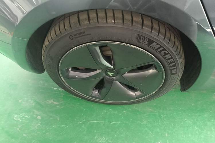 Used Tesla Model 3 2019 Standard Range Rear-Drive Upgraded Version Right Rear Wheel Hub