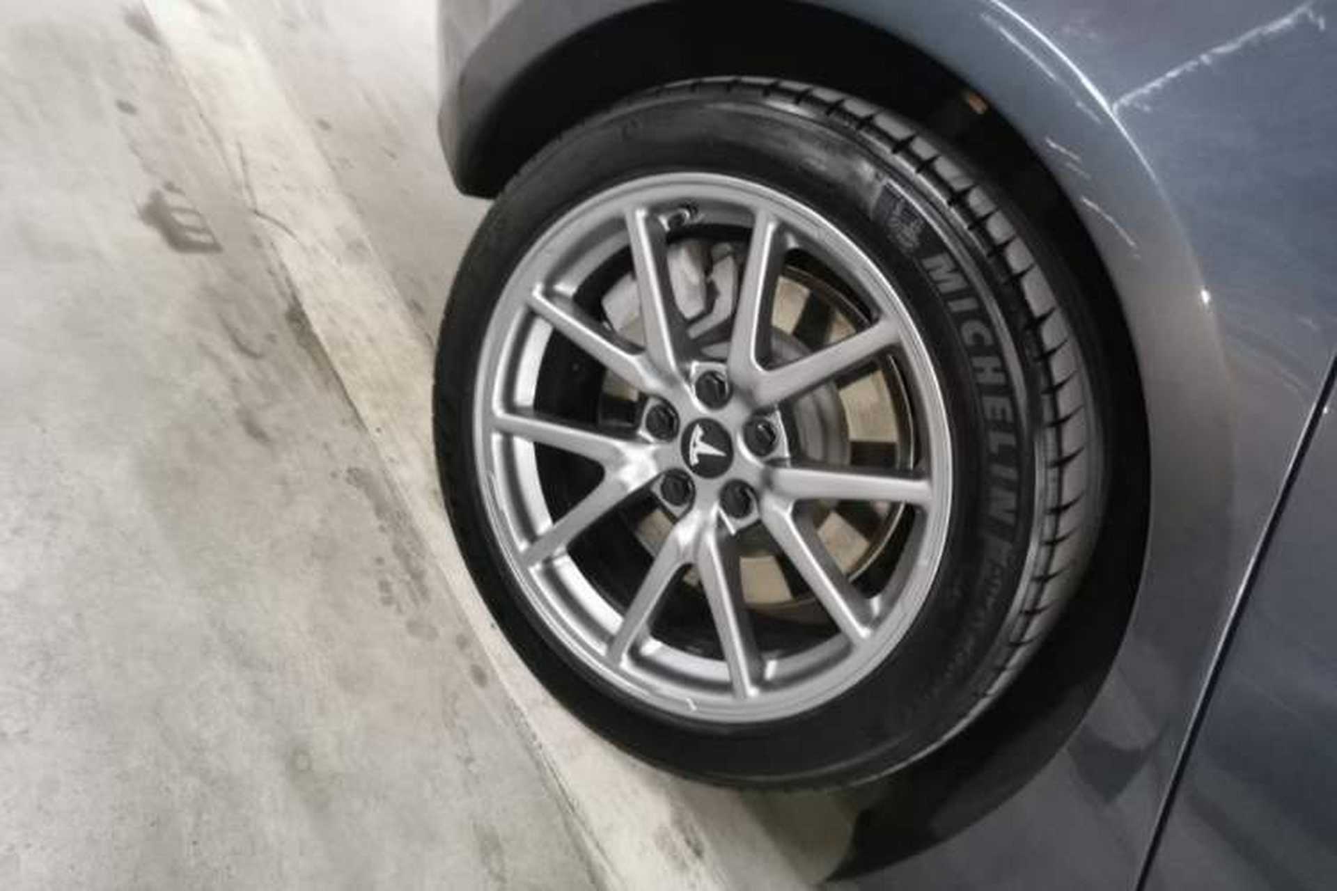 Used Tesla Model 3 2019 Standard Range Rear-Drive Upgraded Version Right Rear Wheel Hub