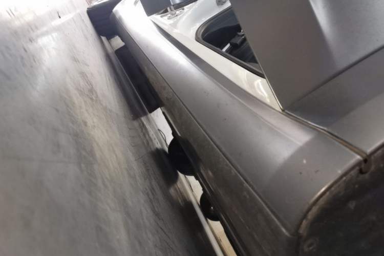Used Tesla Model 3 2019 Standard Range Rear-Drive Upgraded Version Right Side Sill