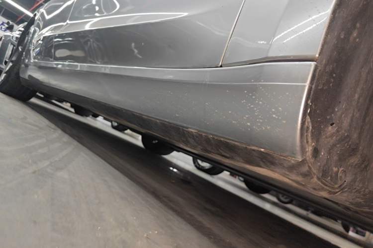 Used Tesla Model 3 2019 Standard Range Rear-Drive Upgraded Version Right Side Sill