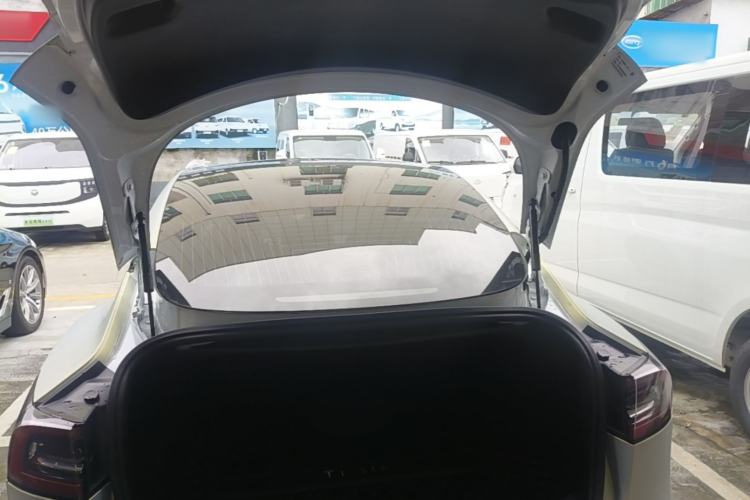 Used Tesla Model 3 2019 Long-Range Rear-Wheel-Drive Version Trunk