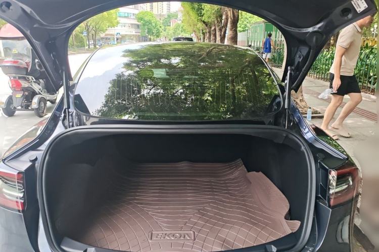 Used Tesla Model 3 2019 Long-Range All-Wheel-Drive Version Trunk