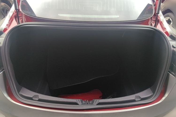 Used Tesla Model 3 2019 Long-Range Rear-Wheel-Drive Version Trunk