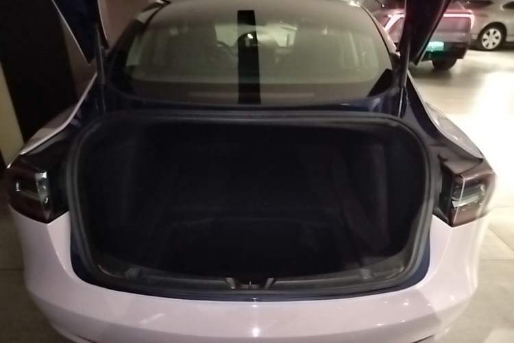 Used Tesla Model 3 2019 Long-Range Rear-Wheel-Drive Version Trunk