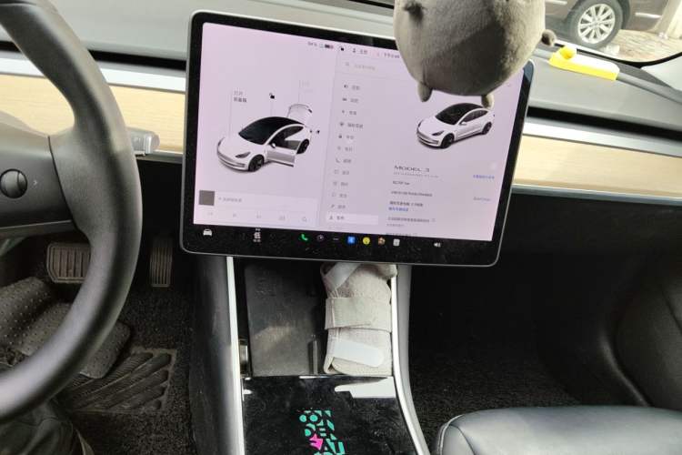Used Tesla Model 3 2019 Standard Range Rear-Wheel Drive Upgraded Version (60 kWh) Audio And AC Panel