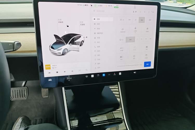 Used Tesla Model 3 2019 Long-Range Rear-Wheel-Drive Version Audio And AC Panel