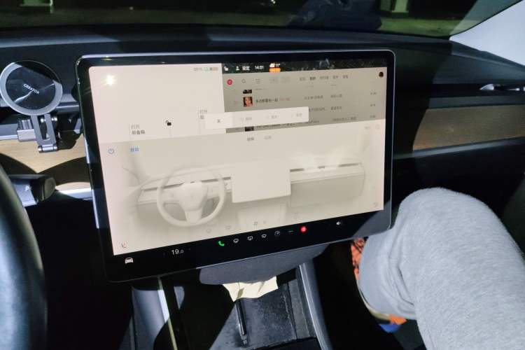 Used Tesla Model 3 2019 Long-Range Rear-Wheel-Drive Version Audio And AC Panel