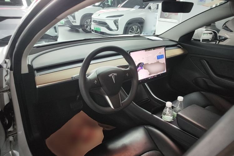 Used Tesla Model 3 2019 Long-Range All-Wheel-Drive Version Center Console
