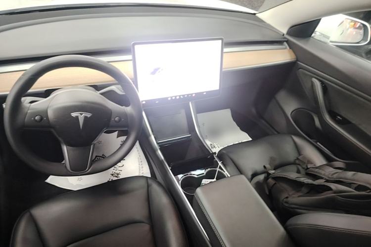 Used Tesla Model 3 2019 Standard Range Rear-Wheel Drive Upgraded Version (52 kWh) Center Console