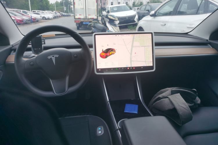 Used Tesla Model 3 2019 Standard Range Rear-Wheel Drive Upgraded Version (60 kWh) Center Console