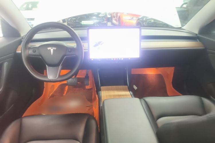 Used Tesla Model 3 2019 Long-Range All-Wheel-Drive Version Center Console