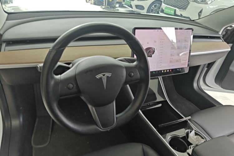 Used Tesla Model 3 2019 Long-Range Rear-Wheel-Drive Version Center Console