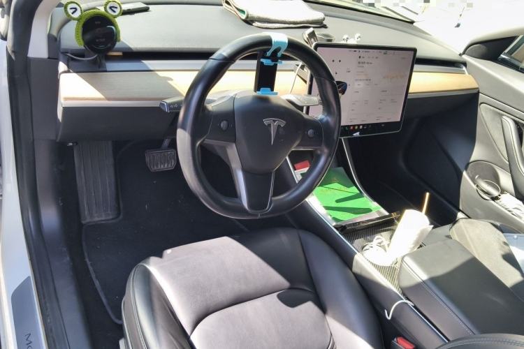 Used Tesla Model 3 2019 Long-Range Rear-Wheel-Drive Version Center Console