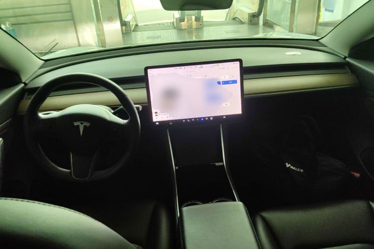 Used Tesla Model 3 2019 Long-Range All-Wheel-Drive Version Center Console