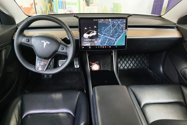 Used Tesla Model 3 2019 Standard Range Rear-Wheel Drive Upgraded Version (52 kWh) Center Console