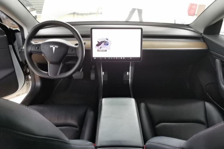Used Tesla Model 3 2019 Standard Range Rear-Wheel Drive Upgraded Version (52 kWh) Center Console