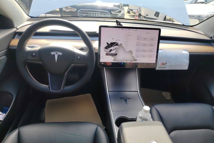 Used Tesla Model 3 2019 Standard Range Rear-Wheel Drive Upgraded Version (52 kWh) Center Console