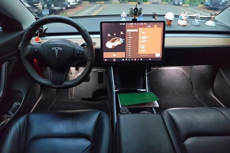 Used Tesla Model 3 2019 Long-Range All-Wheel-Drive Version Center Console