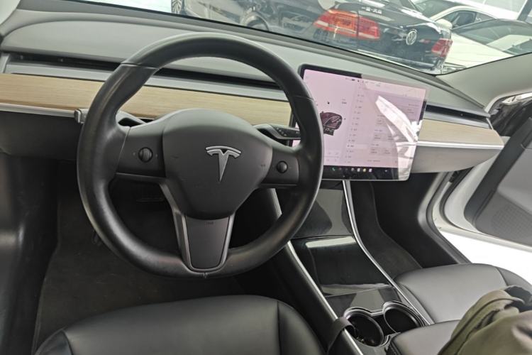 Used Tesla Model 3 2019 Long-Range Rear-Wheel-Drive Version Center Console