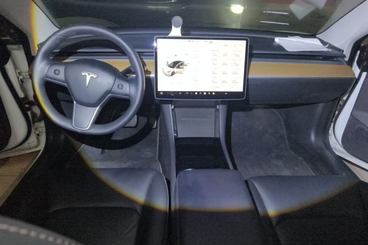 Used Tesla Model 3 2019 Long-Range All-Wheel-Drive Version Center Console