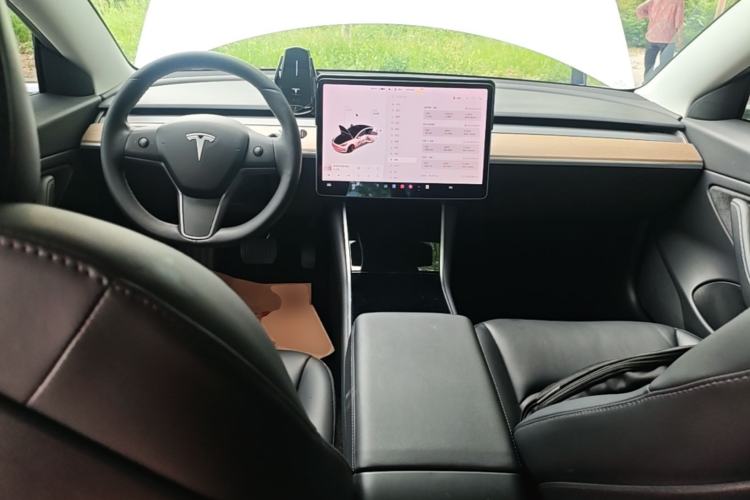 Used Tesla Model 3 2019 Standard Range Rear-Wheel Drive Upgraded Version (52 kWh) Center Console