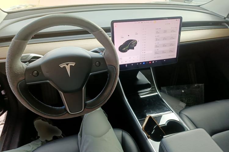 Used Tesla Model 3 2019 Long-Range Rear-Wheel-Drive Version Center Console