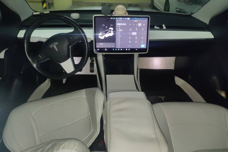 Used Tesla Model 3 2019 Long-Range All-Wheel-Drive Version Center Console