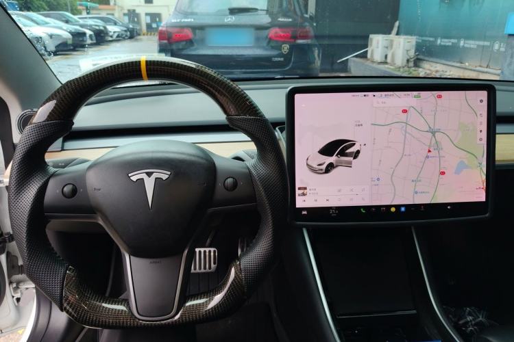 Used Tesla Model 3 2019 Long-Range All-Wheel-Drive Version Center Console