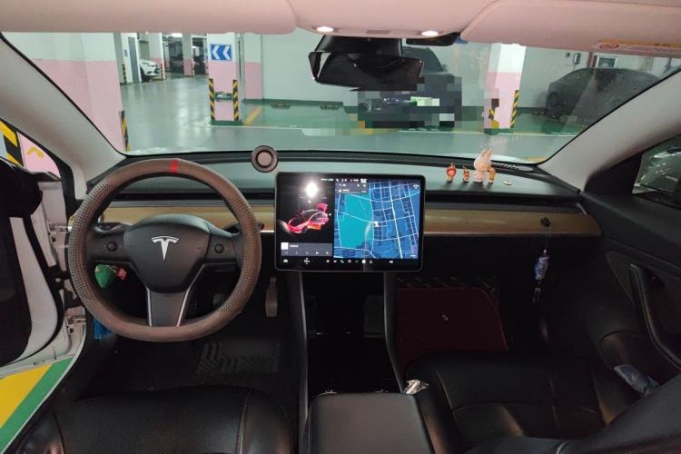 Used Tesla Model 3 2019 Standard Range Rear-Wheel Drive Upgraded Version (60 kWh) Center Console