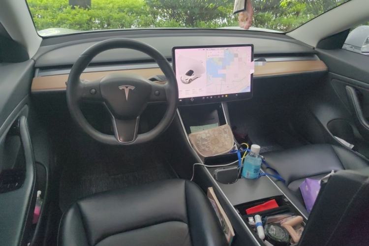 Used Tesla Model 3 2019 Standard Range Rear-Wheel Drive Upgraded Version (60 kWh) Center Console